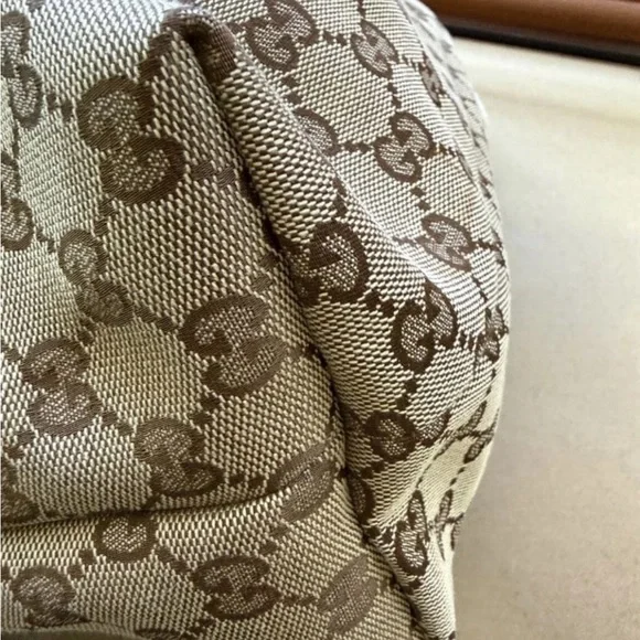 Gucci Beige and Red Tote with Embroidered Dog - Picture 6 of 7